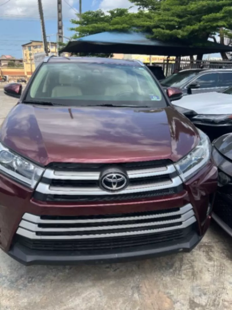 Toyota Highlander   - 2019