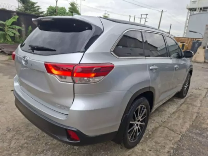 TOYOTA Highlander   - 2018