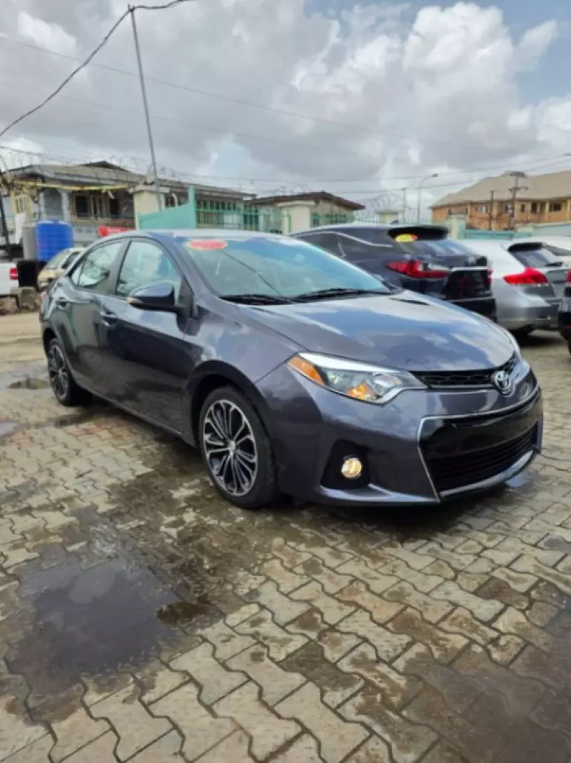 TOYOTA Corolla   - 2015