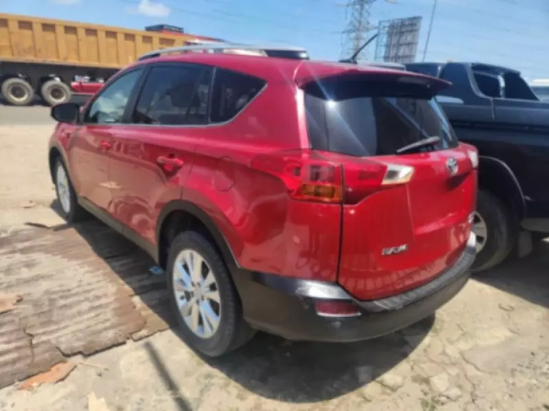 Toyota RAV 4   - 2015