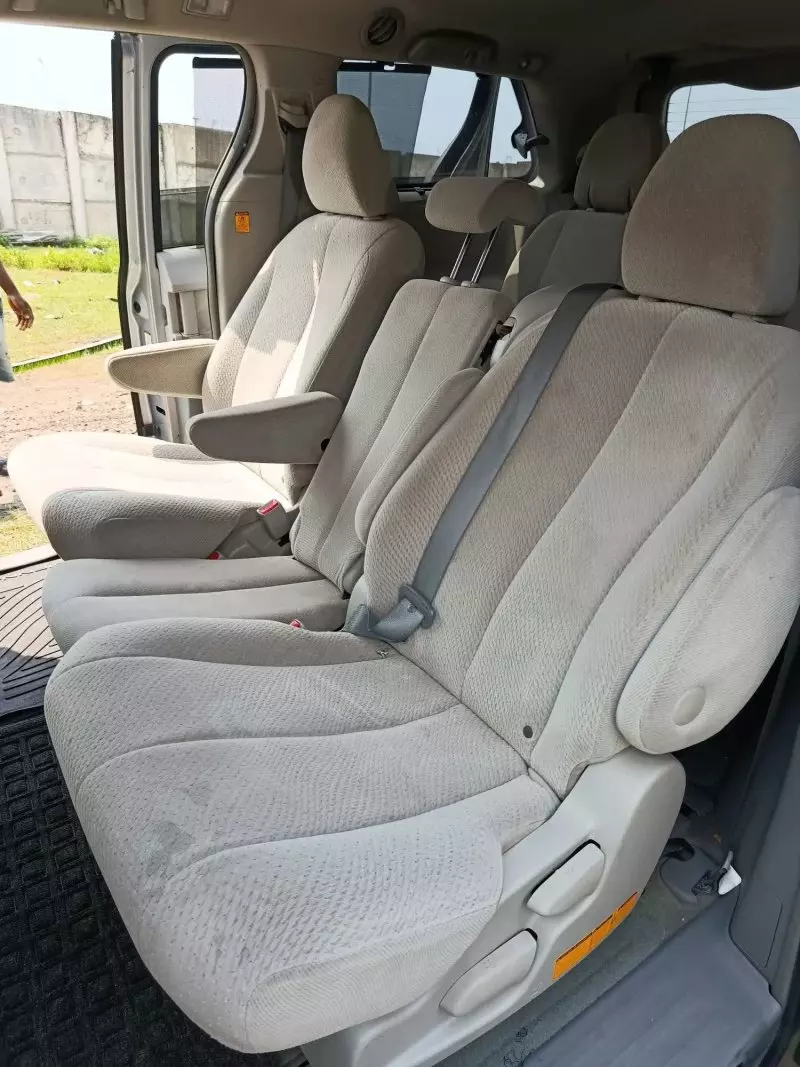 Toyota Sienna   - 2012