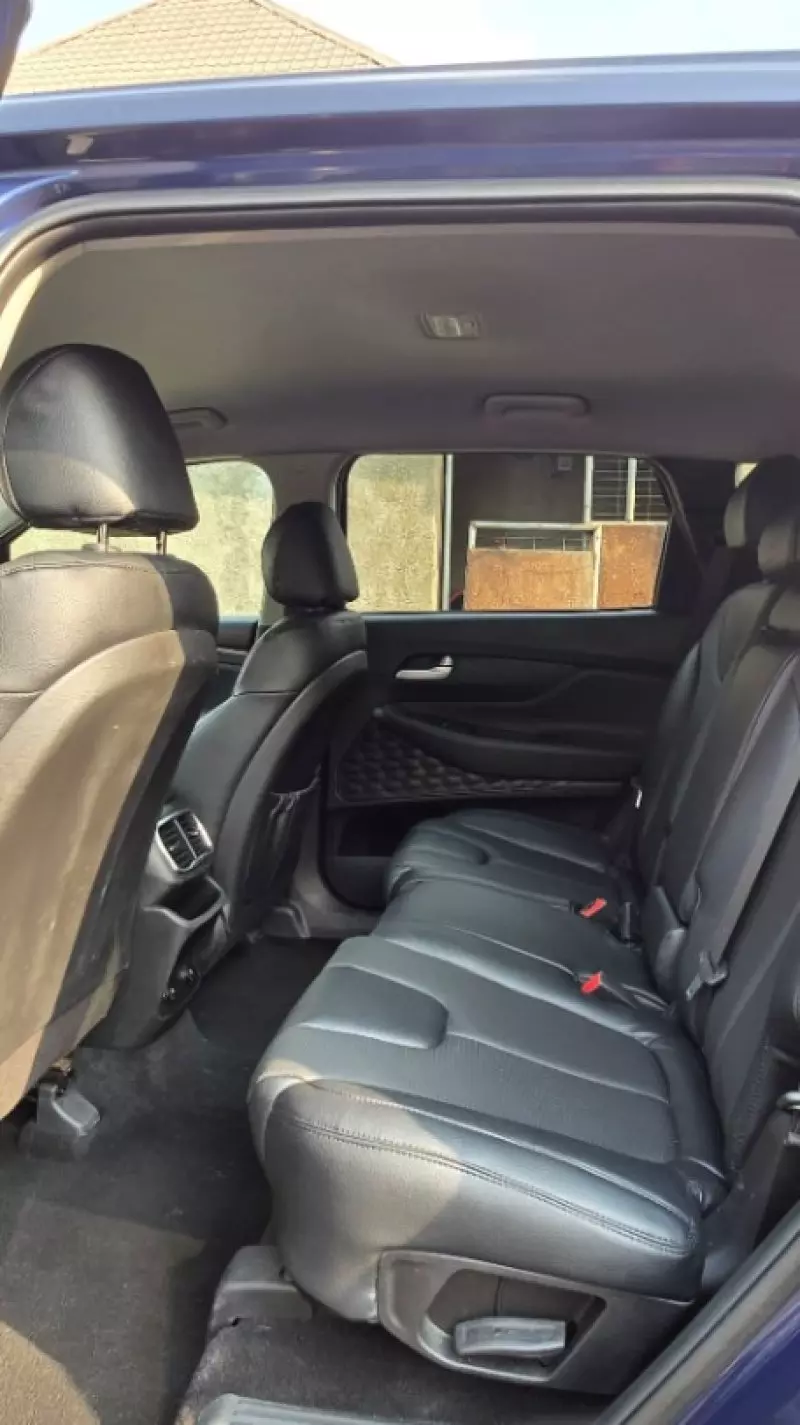 Hyundai Santa Fe   - 2019