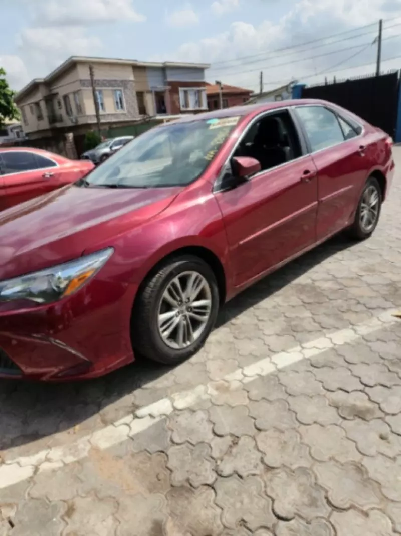 Toyota Camry   - 2016