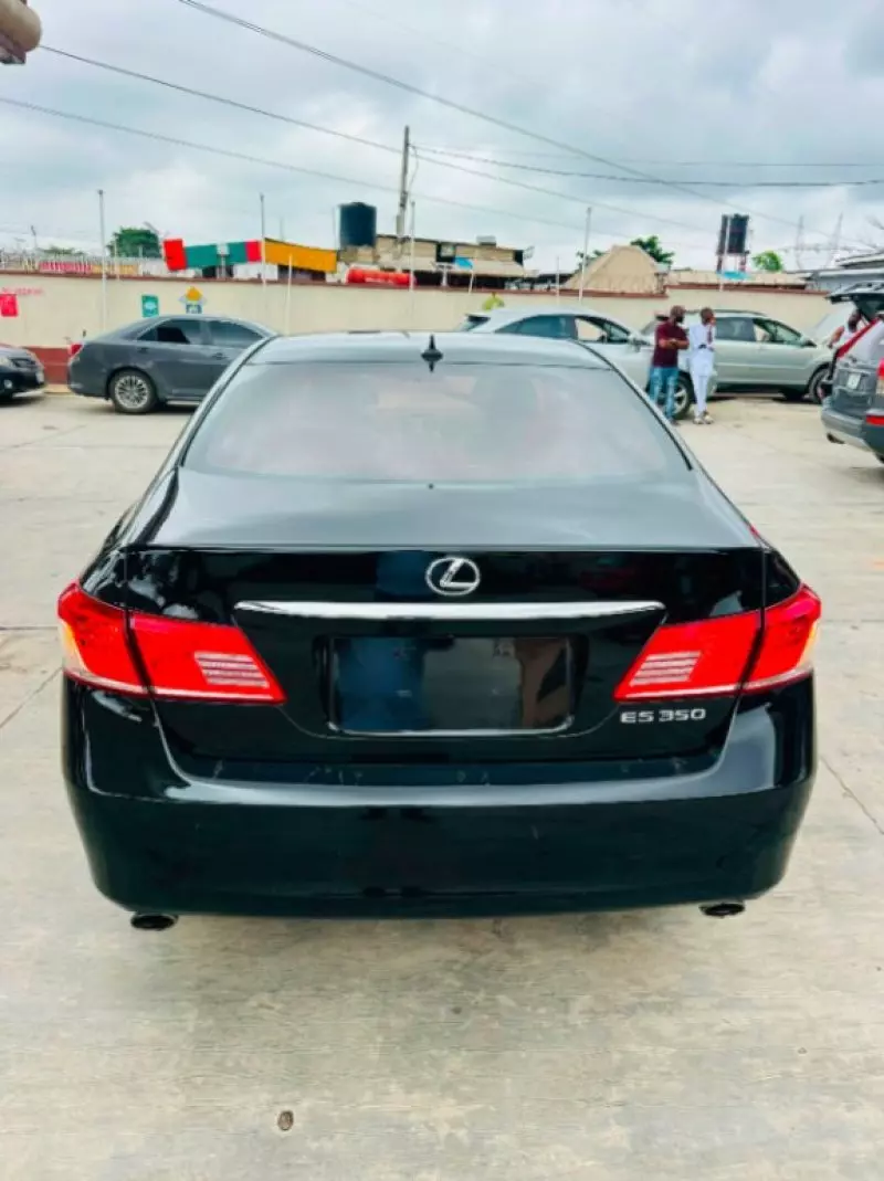 Lexus ES   - 2012