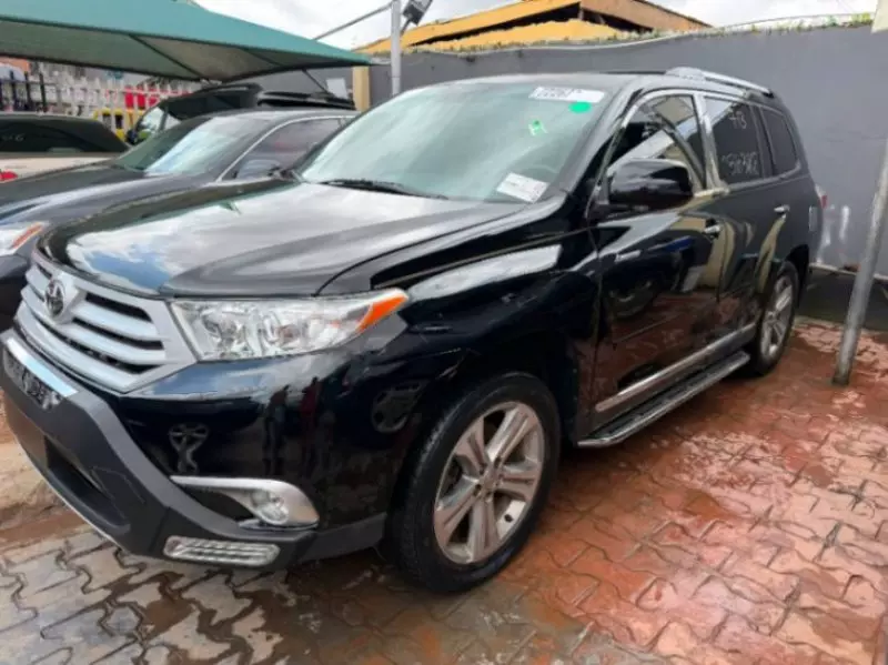 TOYOTA Highlander   - 2011