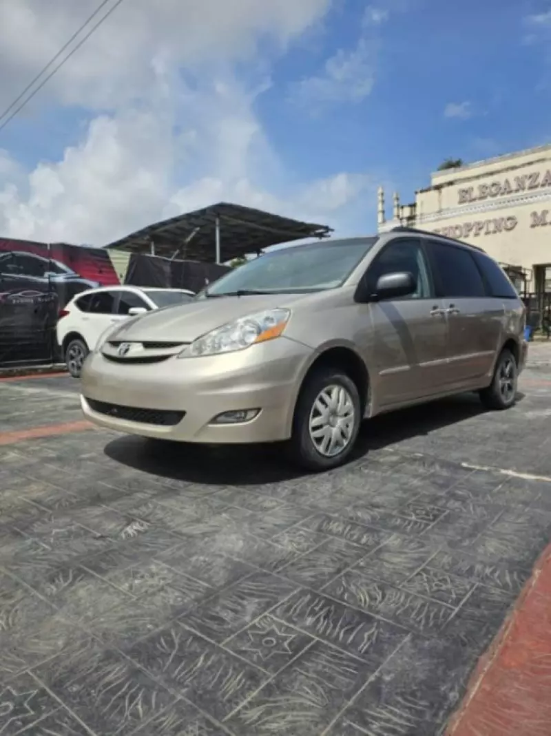 TOYOTA Sienna   - 2007