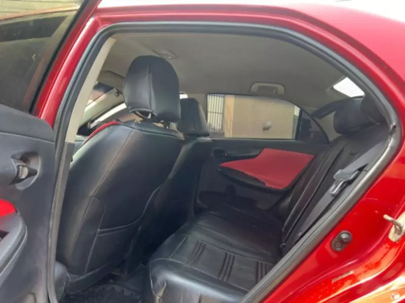 Toyota Corolla   - 2010
