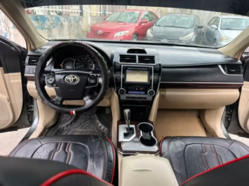 Toyota Camry   - 2013