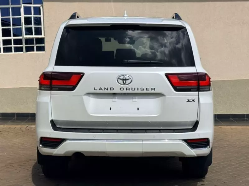 Toyota LAND CRUISER 300 LC300   - 2021