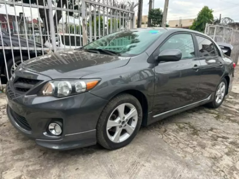 TOYOTA Corolla   - 2012
