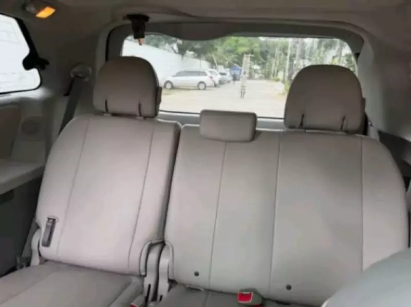 Toyota Sienna   - 2015