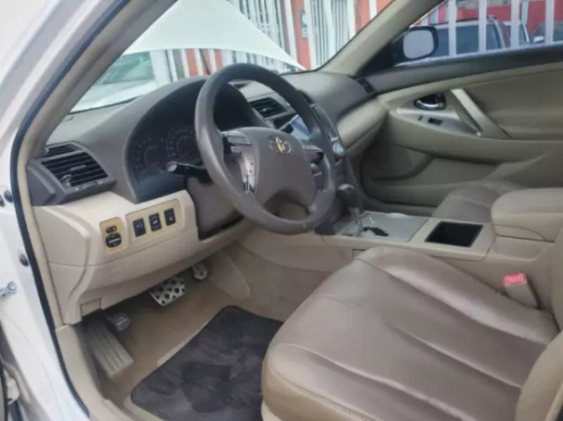 Toyota Camry   - 2011