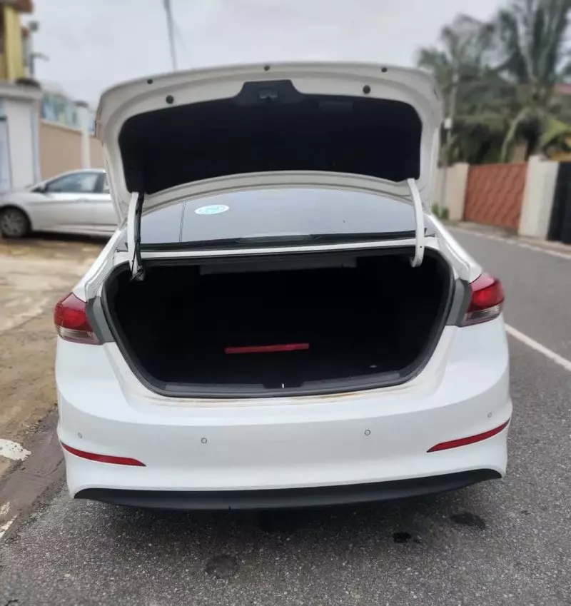 Hyundai Avante   - 2018