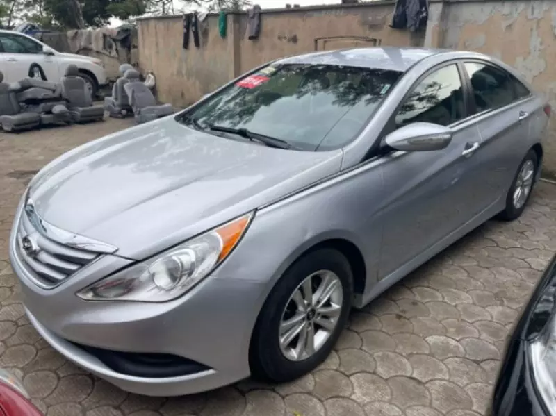 Hyundai Sonata   - 2015