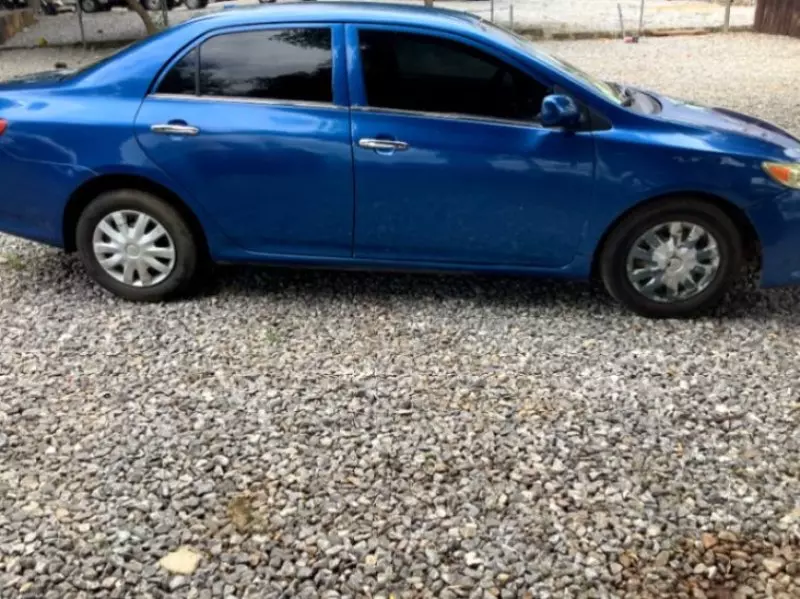 TOYOTA Corolla   - 2010