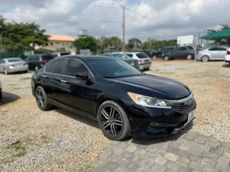 Honda Accord   - 2016