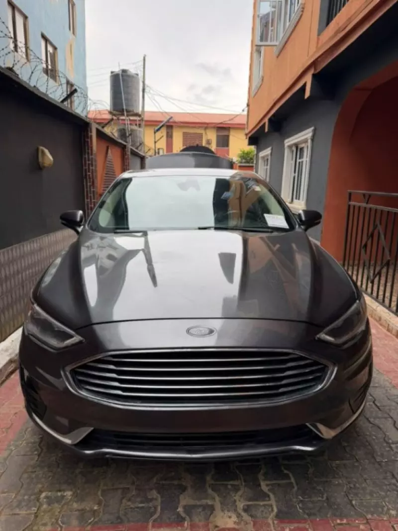 Ford Fusion   - 2019