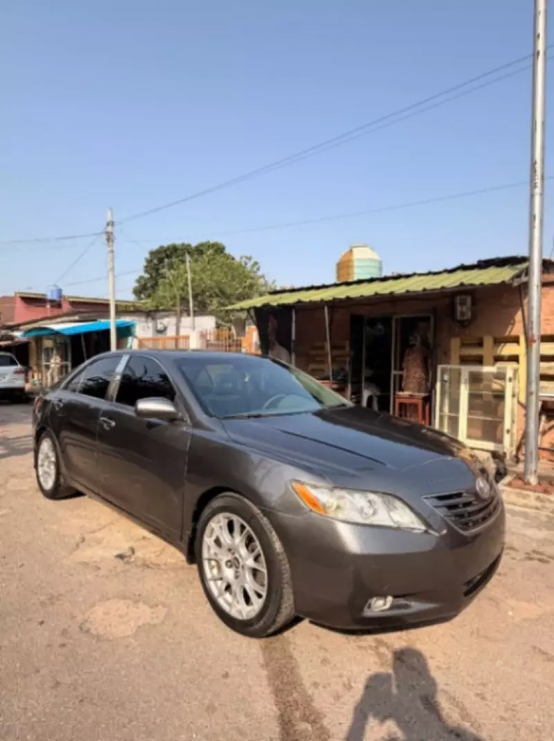 Toyota Camry   - 2012