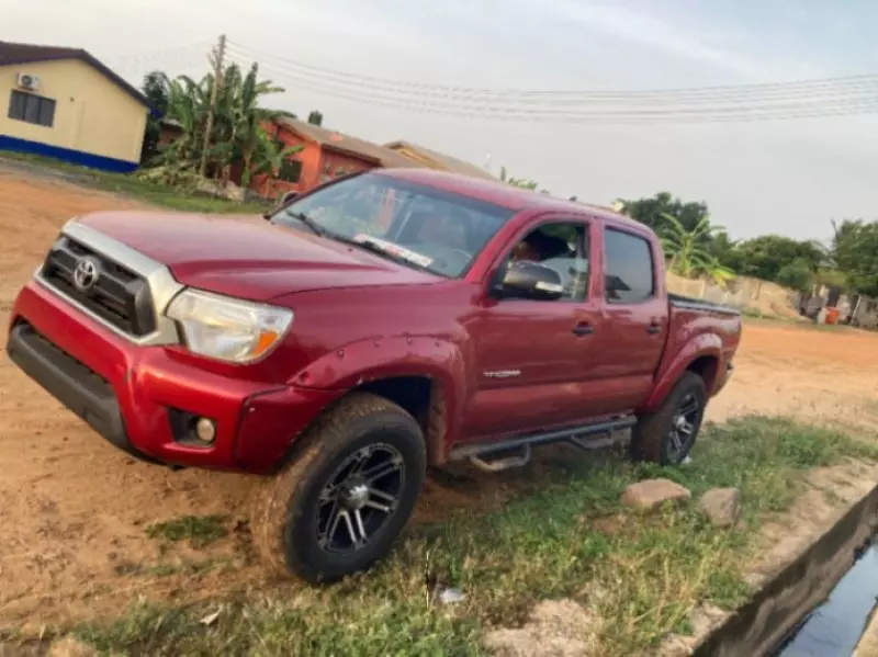 Toyota Tacoma   - 2015