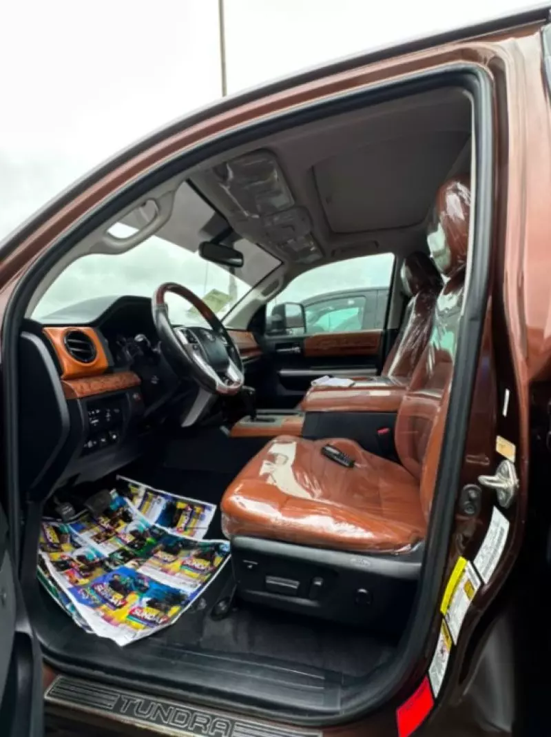 TOYOTA Tundra - 2017