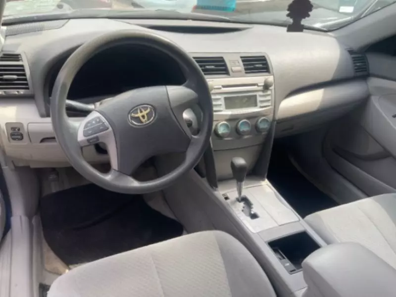 Toyota Camry   - 2009