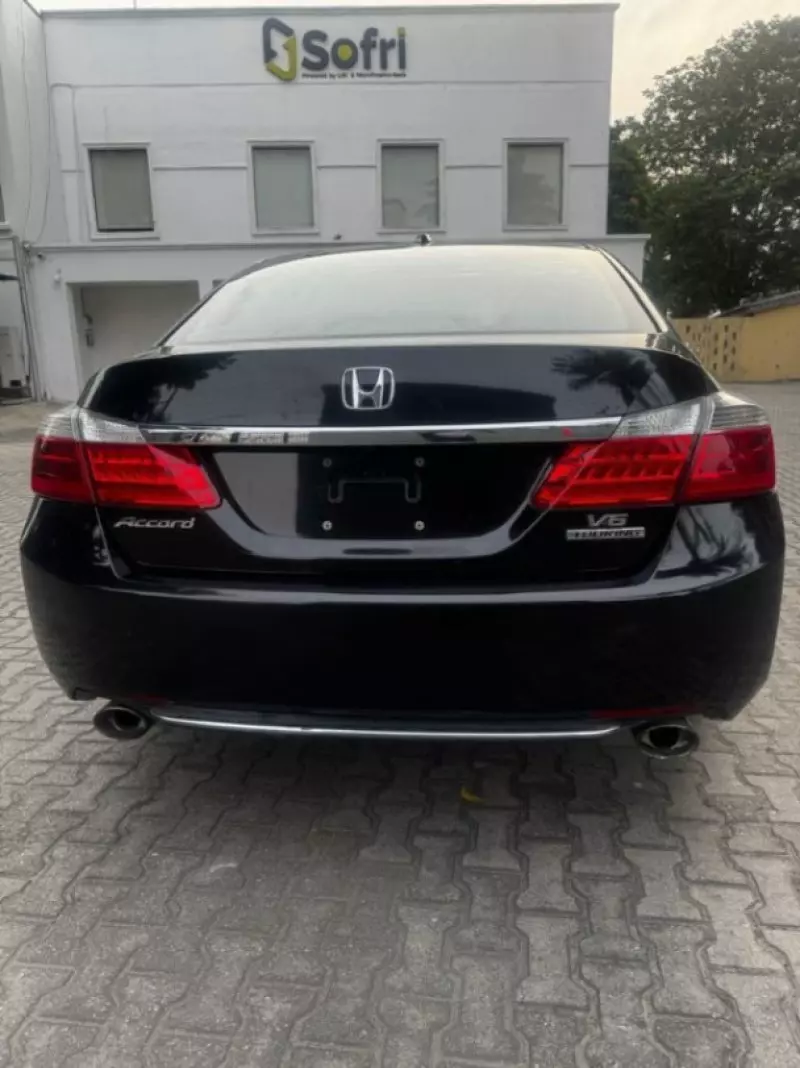Honda Accord   - 2015