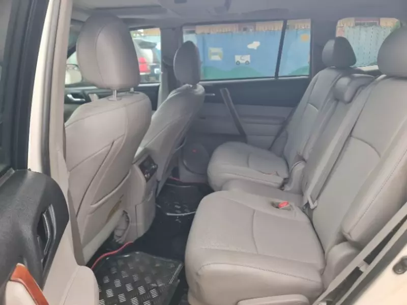TOYOTA Highlander   - 2011