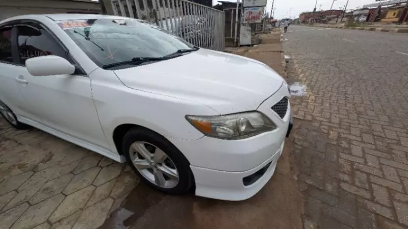 Toyota Camry - 2010