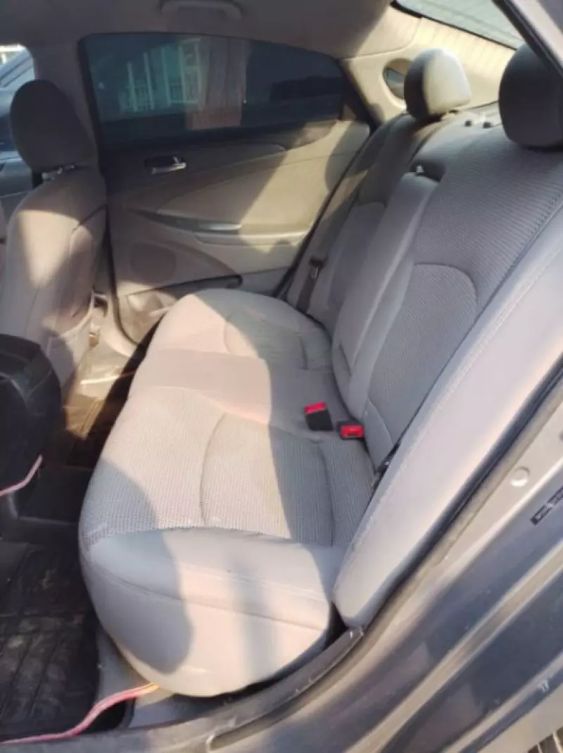 Hyundai Sonata   - 2012