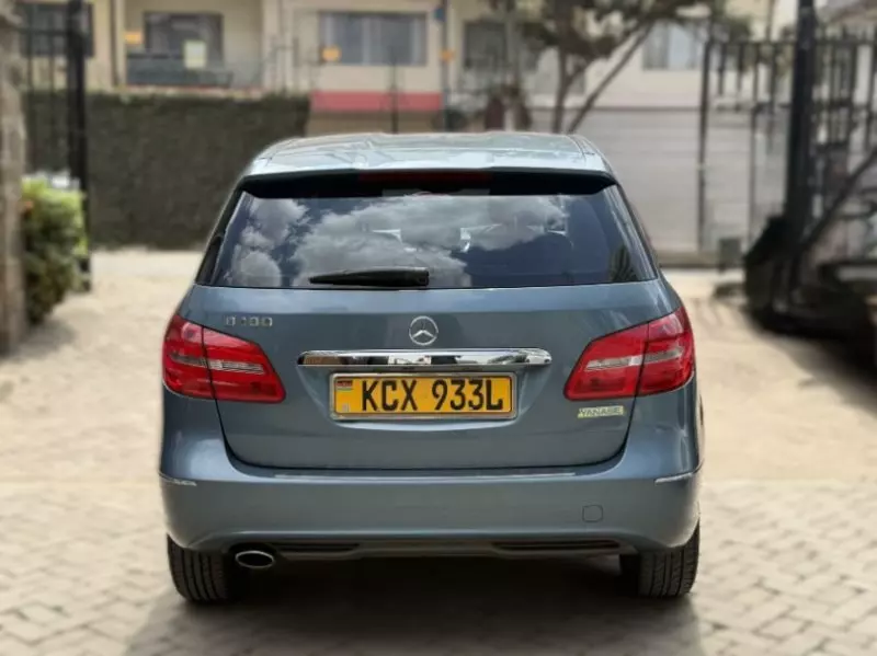 Mercedes-Benz B 180   - 2012
