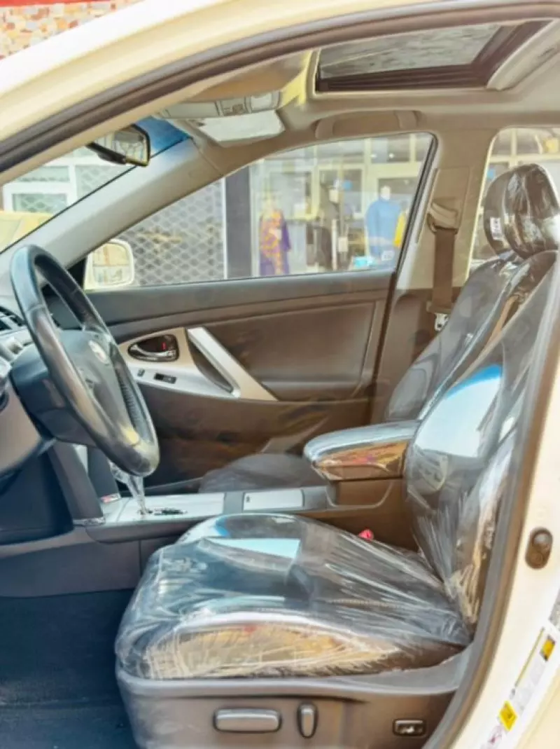 Toyota Camry   - 2011