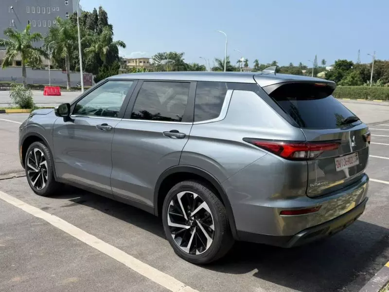 Mitsubishi Outlander GLX   - 2022