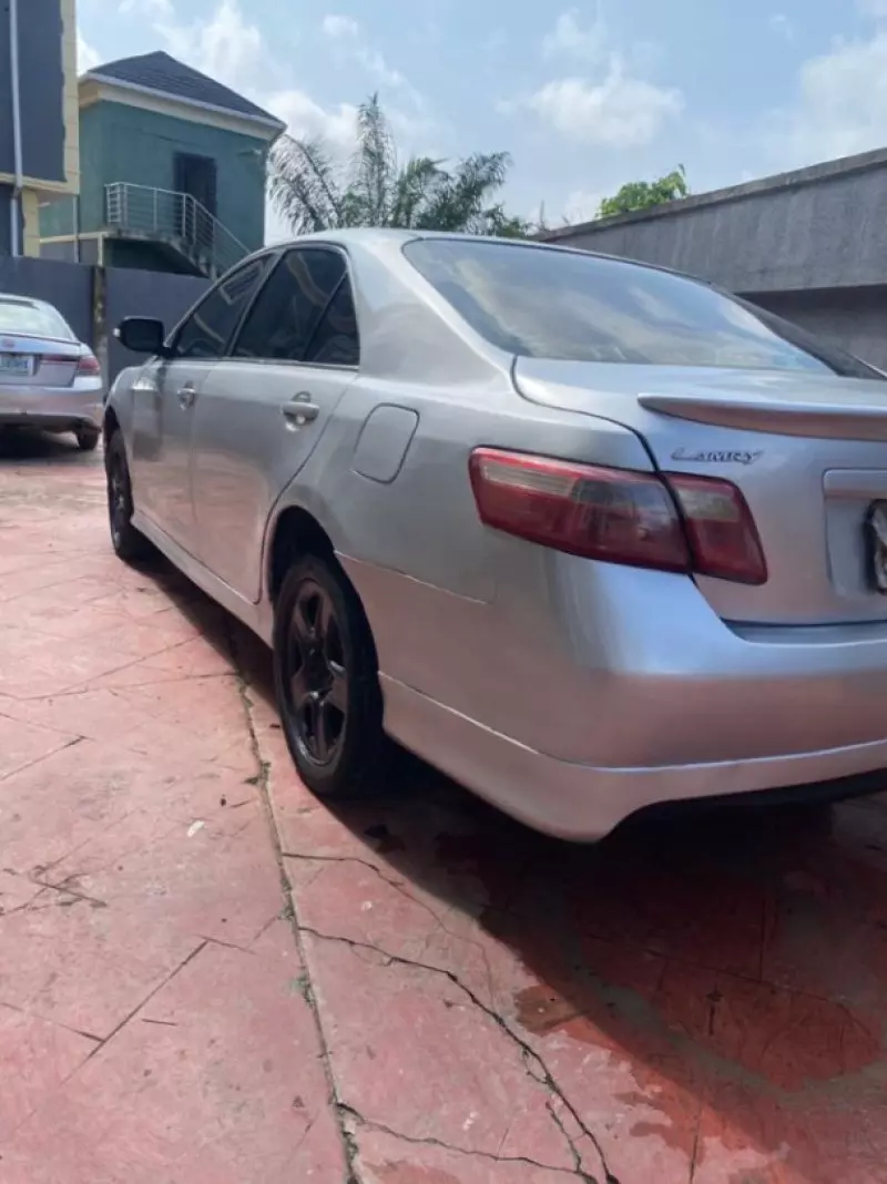 TOYOTA Camry - 2009