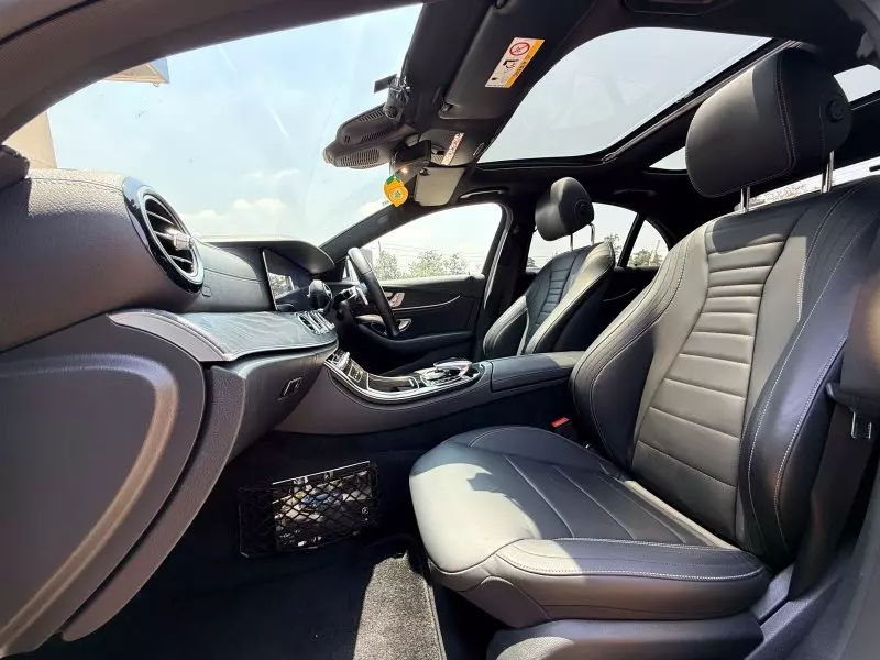 Mercedes-Benz E 200   - 2020