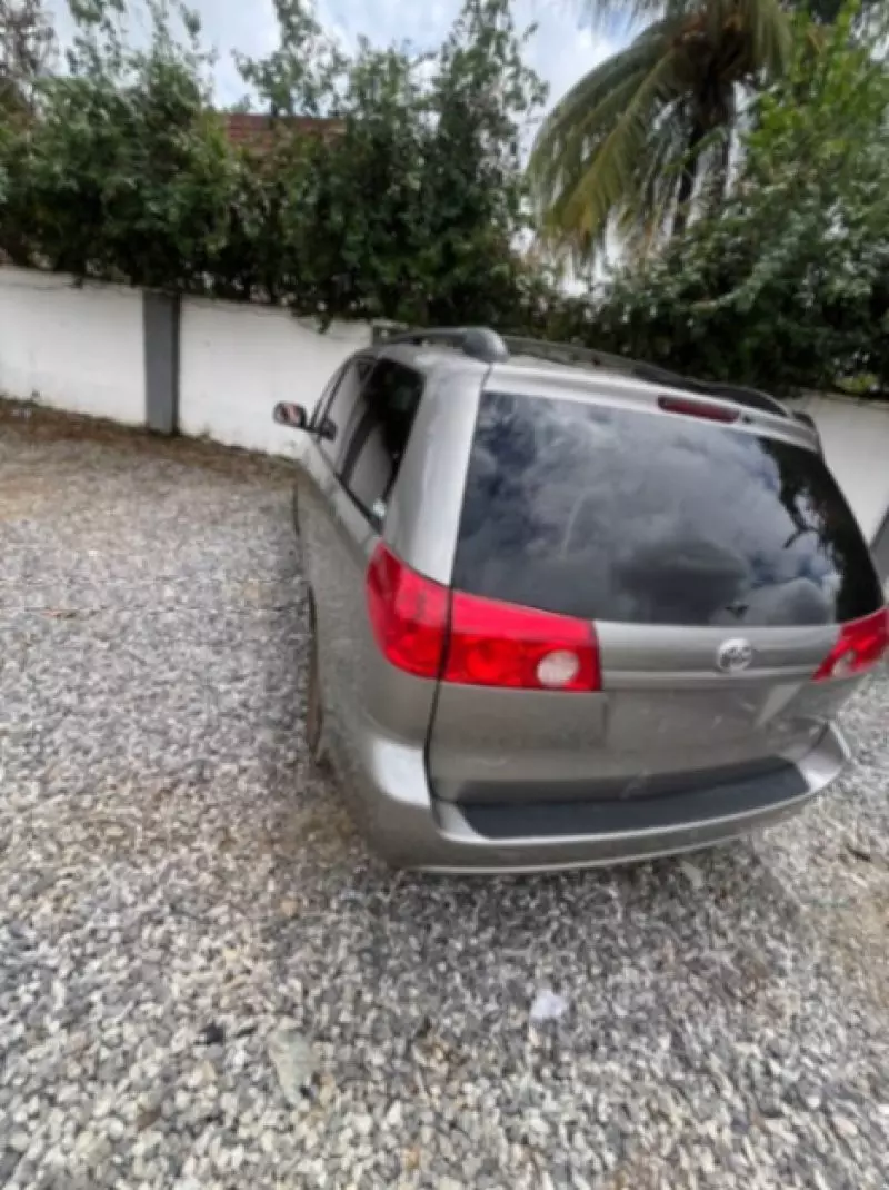 TOYOTA Sienna   - 2008