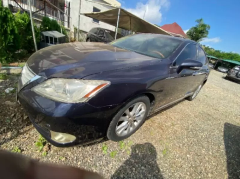 Lexus ES 350   - 2010