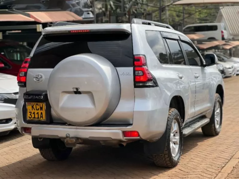 Toyota Prado   - 2013
