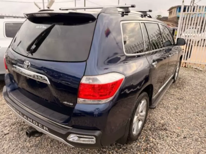 TOYOTA Highlander   - 2012