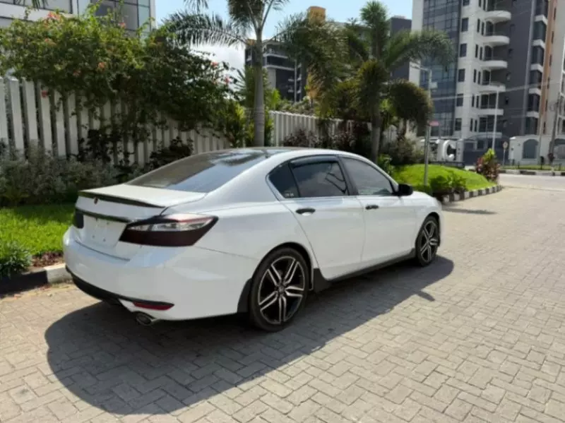 Honda Accord   - 2016