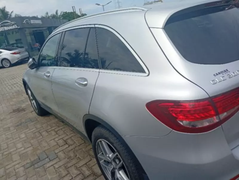 Mercedes-Benz GLC 300   - 2016