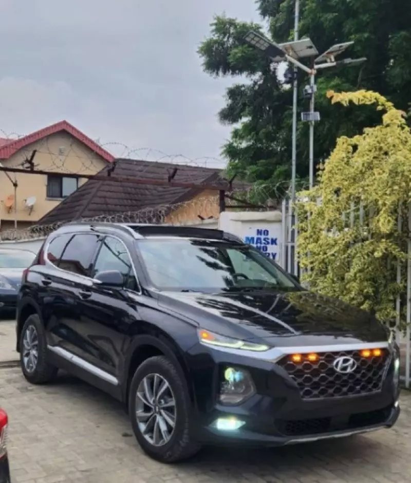 Hyundai Santa Fe   - 2020