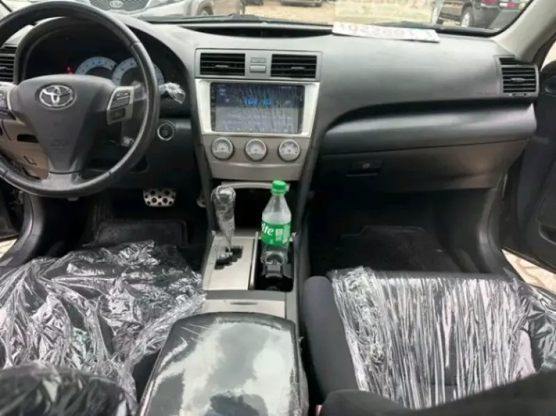 TOYOTA Camry   - 2010