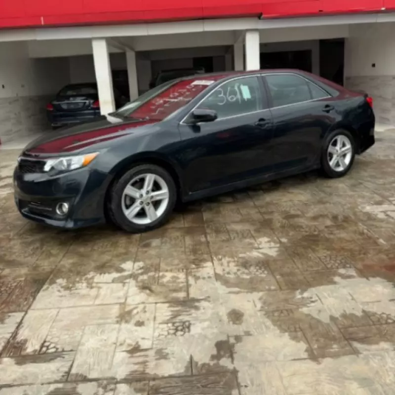 TOYOTA Camry - 2012