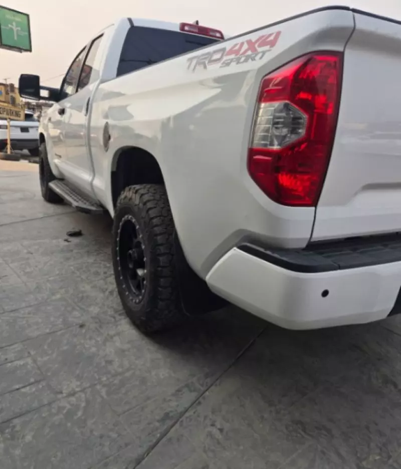 TOYOTA Tundra   - 2020