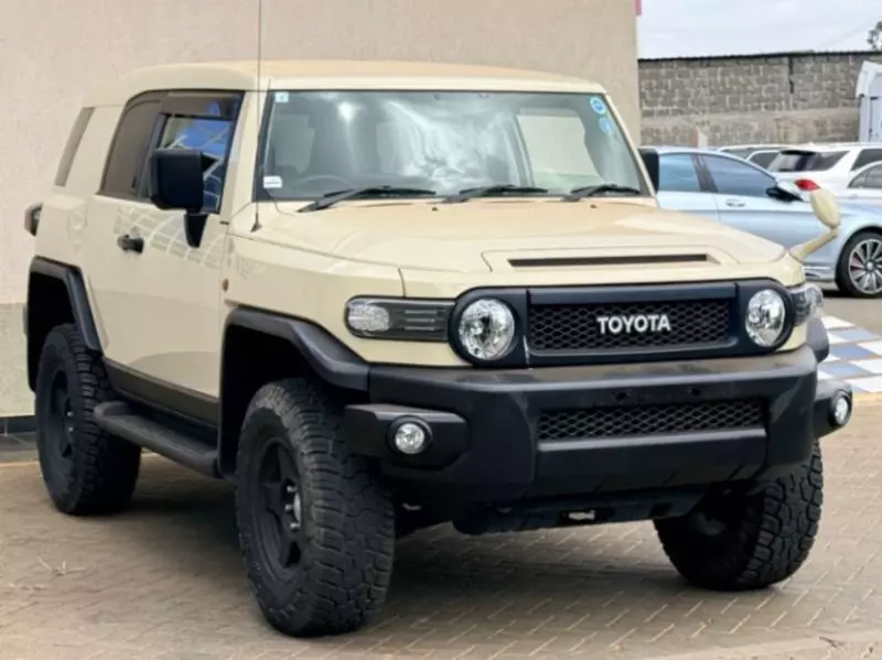 Toyota FJ Cruiser   - 2018