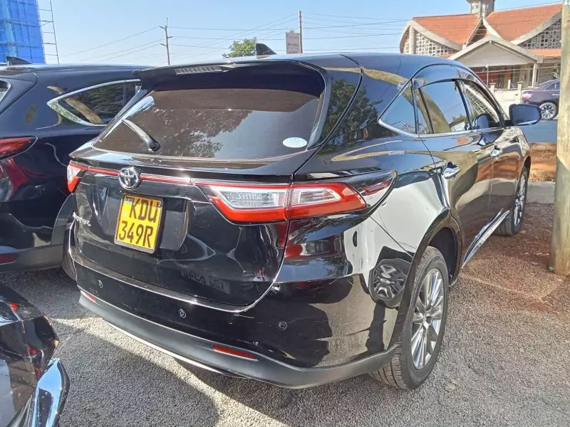 Toyota Harrier   - 2019
