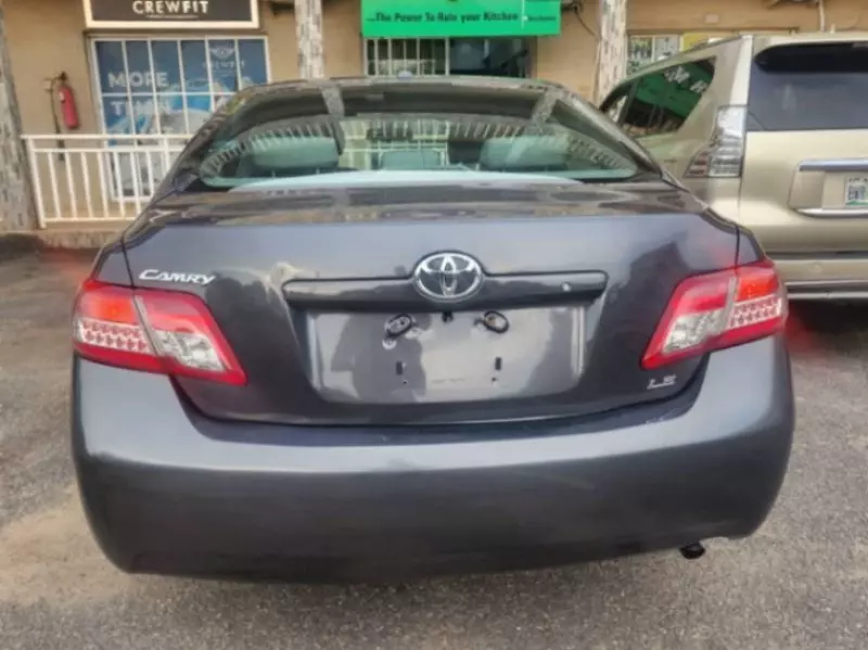 TOYOTA Camry   - 2010