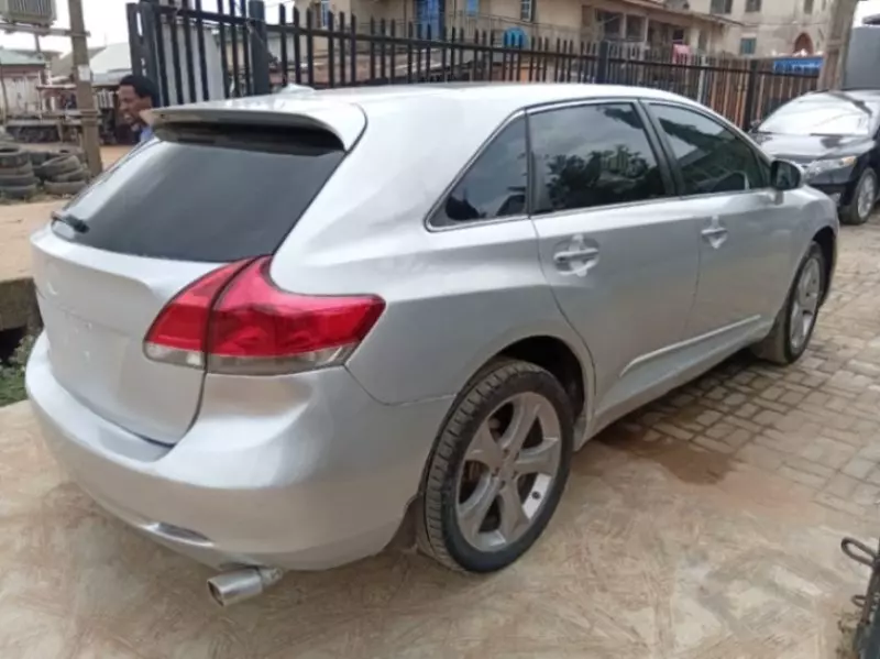 Toyota Venza   - 2011