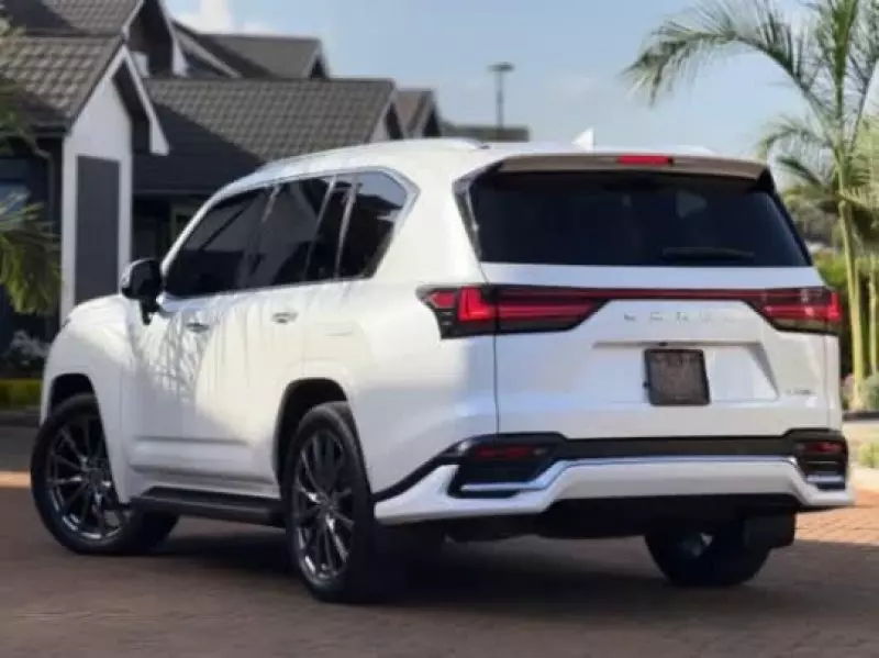 Lexus LX 600   - 2023