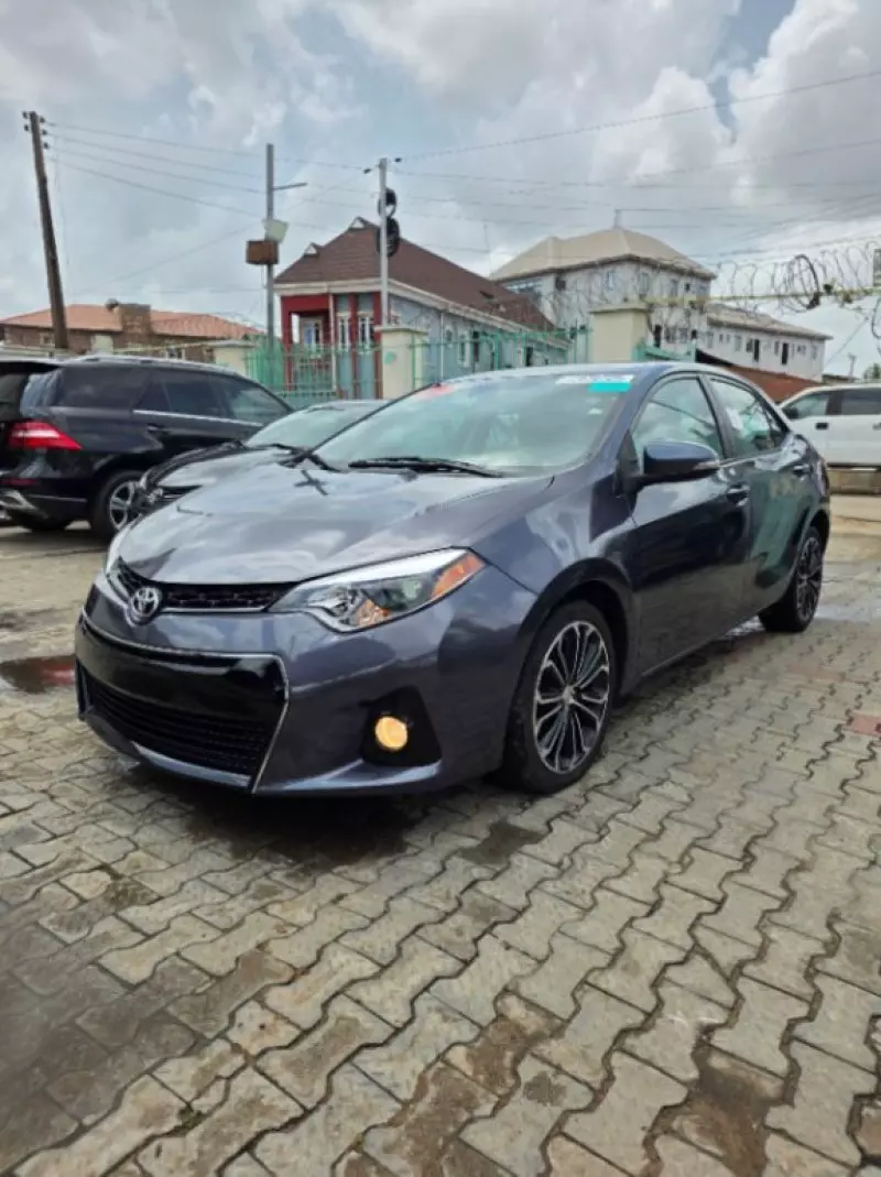 TOYOTA Corolla   - 2015